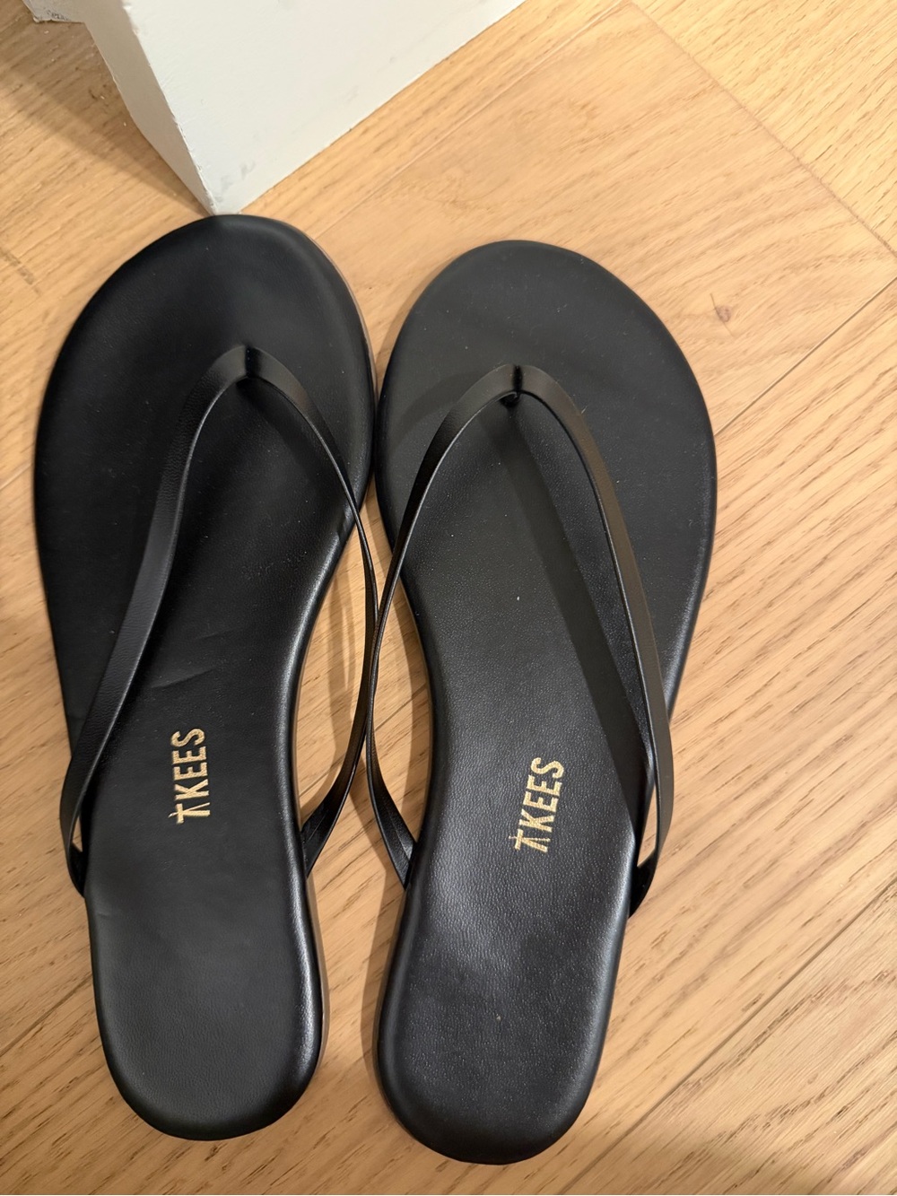 Tkees Women's Black Minimalist Flip Flop Sandals